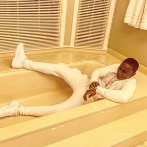 Meet your Posher, Max